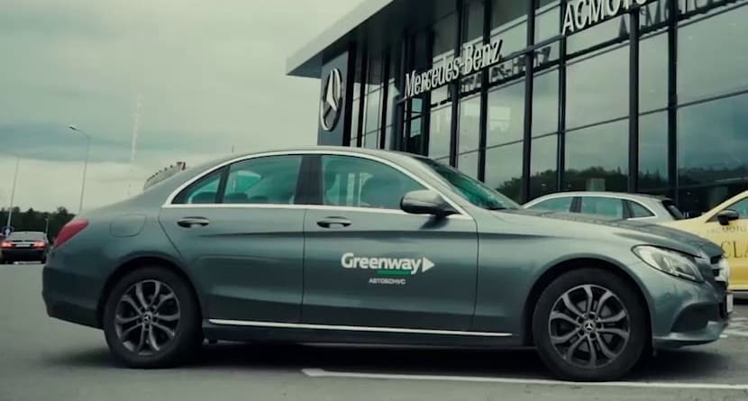 Партнер с ключами от Mercedes